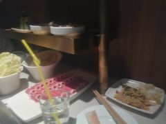 -海底捞火锅鲜切牛肉主题店(长寿路店)