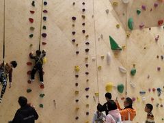 -ROCKPLUS攀岩馆(环宇城店)