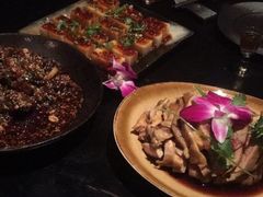 豌豆粉，卤水油鸡-松茸小馆·云南特色餐厅