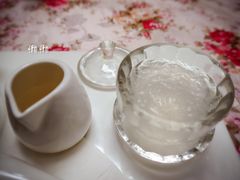 秋梨燕窝-燕庭·纯燕窝·甜品下午茶(南京西路店)