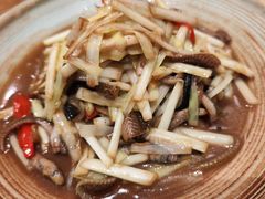 韭黄鳝丝-芳草地度假酒店·野炉中餐厅