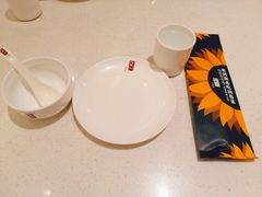 餐具摆设-闫府私房菜(经四路万达店)