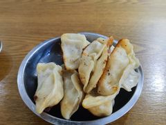 -黄阿姨锅贴大王(万航渡路店)