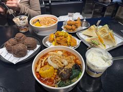 -W COLLECTIVE  DESSERT SHOP