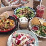 广州天环！露天餐位太chill 啦……