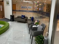 -瑞尔齿科(南京东路名人诊所)