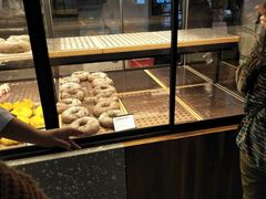 面包甜点陈列柜-LELECHA乐乐茶(上海五角场万达广场店)