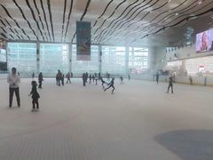 -冰纷万象滑冰场(沈阳万象城店)