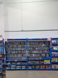 -逝水玩具折扣店