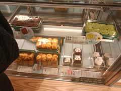 面包甜点陈列柜-泸溪河桃酥(欧尚店)