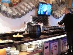-老牌坊云南鱼豆花火锅(爱建店)