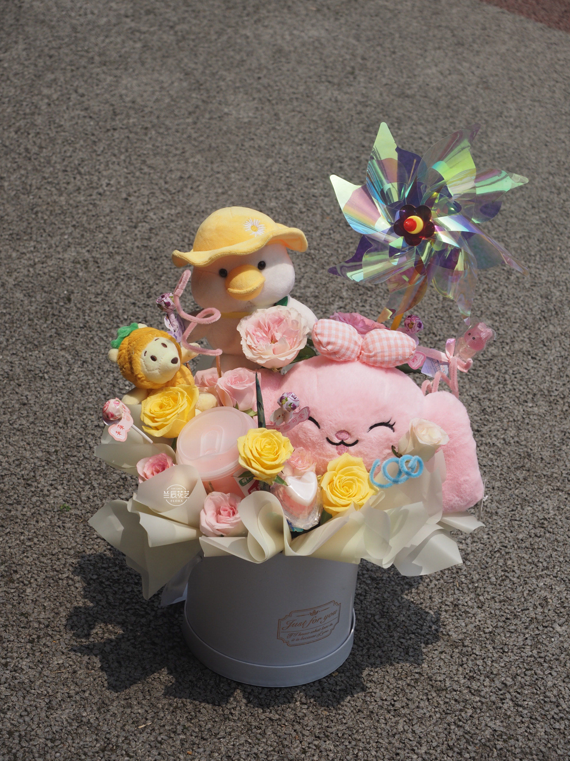 抱抱玩偶花束来袭