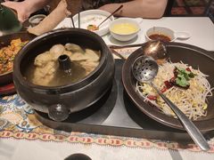 -云海肴·汽锅鸡·云南菜(天山百盛优客店)