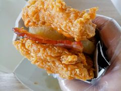 培根鸡腿重磅肉霸堡-肯德基(大学路DT店)