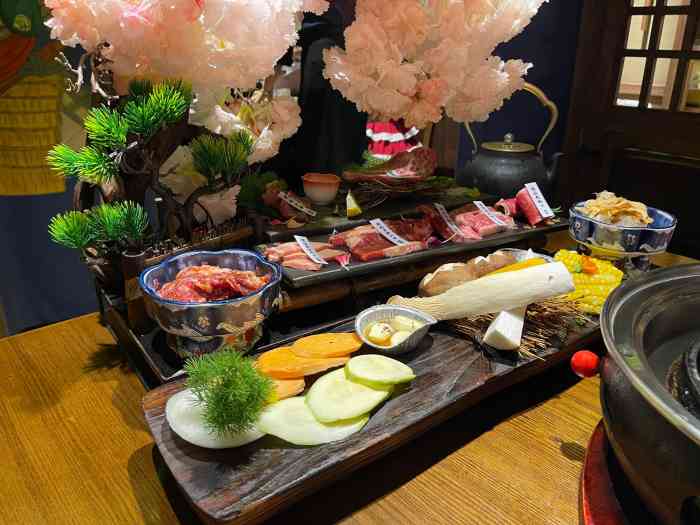 樱宿日式和牛烧肉(高新园店)-"第一次吃日式烤肉 到店还需要等位,前面
