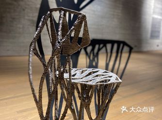 百转千回的FAB-UNION建筑空间，结构表面是粗犷