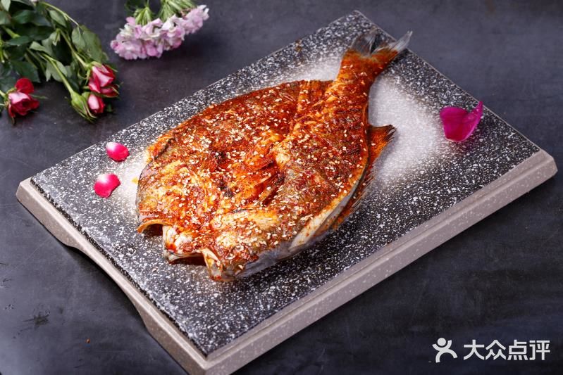 易烤天下欢唱演艺主题餐厅(新一中店)