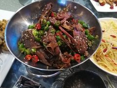 -红尘酒肉小馆