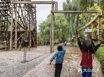 旅游就是从自己活腻的地方到别人活腻的地方 简直了