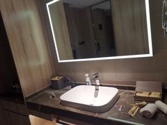 -杭州西湖湖滨银泰亚朵酒店