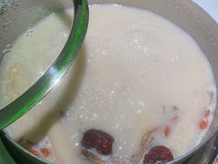 -洪氏嗨捞·广东猪肚鸡·椰子鸡火锅(西咸万象城店)