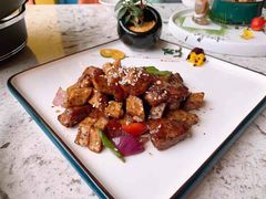 香芋黑椒和牛粒-渝人制造创意餐厅