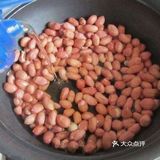 来一盘改良版的老醋果仁菠菜