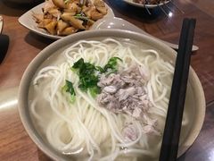 -亮亮面馆(经六路店)