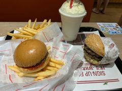 -The Habit Burger Grill 哈比特汉堡(爱琴海店)