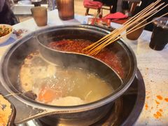 -钢管厂五区小郡肝串串香(蜀都万达店)