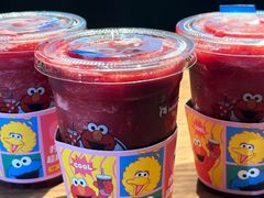 -瑞幸咖啡(岳家嘴地铁站店)