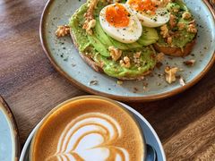 牛油果煮蛋吐司-RAC BAR(安福路店)