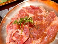 秘制猪排蘸辣汁-西塔老太太泥炉烤肉(苏州大悦城店)