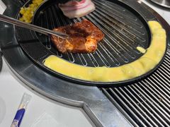 -山野的朋友露营炭火烤肉