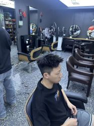 -藤野造型专业烫染接发