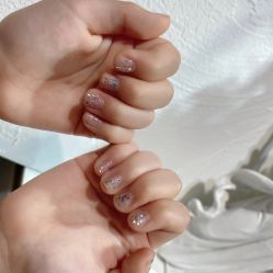 -花岐款式专研健康美甲沙龙
