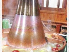 -果松木炭酸菜铜火锅·外婆参鸡汤