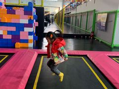 -反弹空间蹦床主题乐园