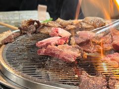 -围炉肉舍•炭烤活鳗•丹东海鲜烤肉(步行街店)