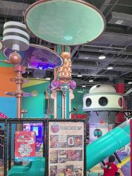 -欧酷世界动力星球(王府井奥莱UP TOWN店)