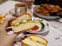 雪油加央烤麵包-何九海南茶店(鬼仔巷店)