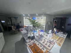 -视野联行眼镜蔡司·依视路官方授权店(顺城店)
