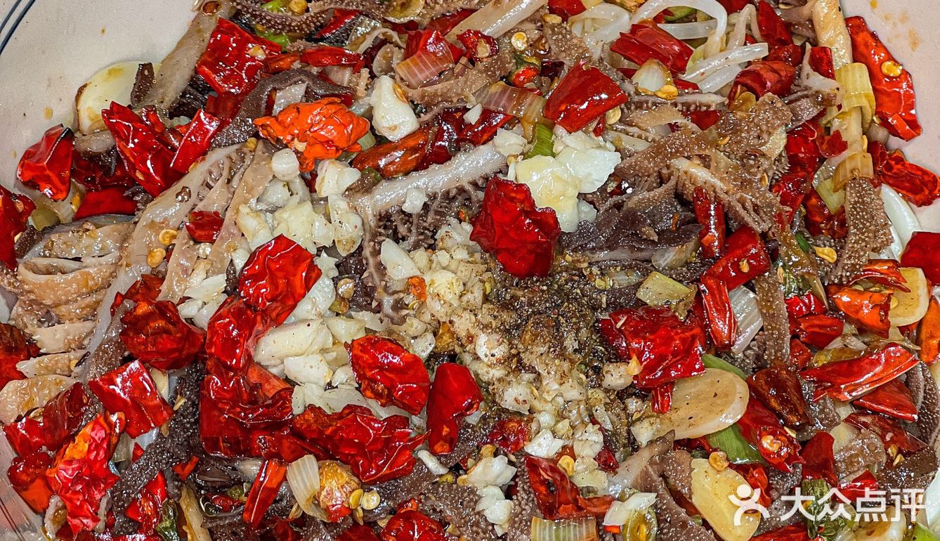 多少次来钟楼，就为了这 👉燃柒爆肚面