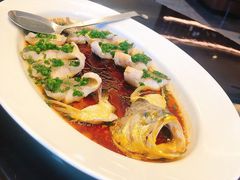 葱油蒸黄鱼-名佳荟