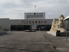 -霍尔果斯国门景区