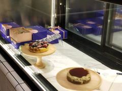 面包甜点陈列柜-黑草莓(重庆路店)