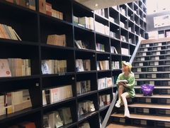 -钟书阁(松江泰晤士小镇店)