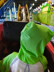 -维佳童话镇演出现场(徐东店)