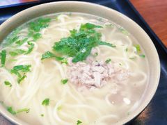 -亮亮面馆(经六路店)
