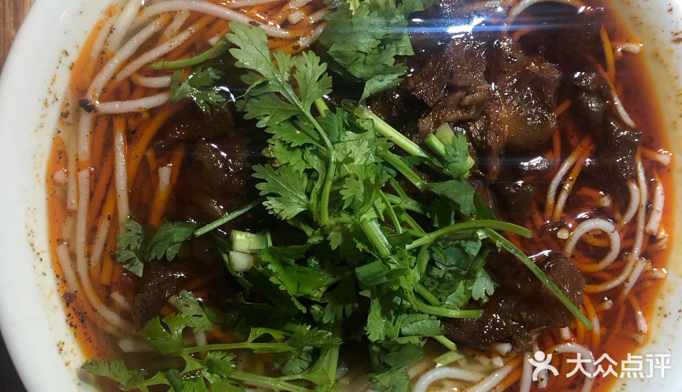 其实就是过早 粉比一般家都洗细一些 味道也不错